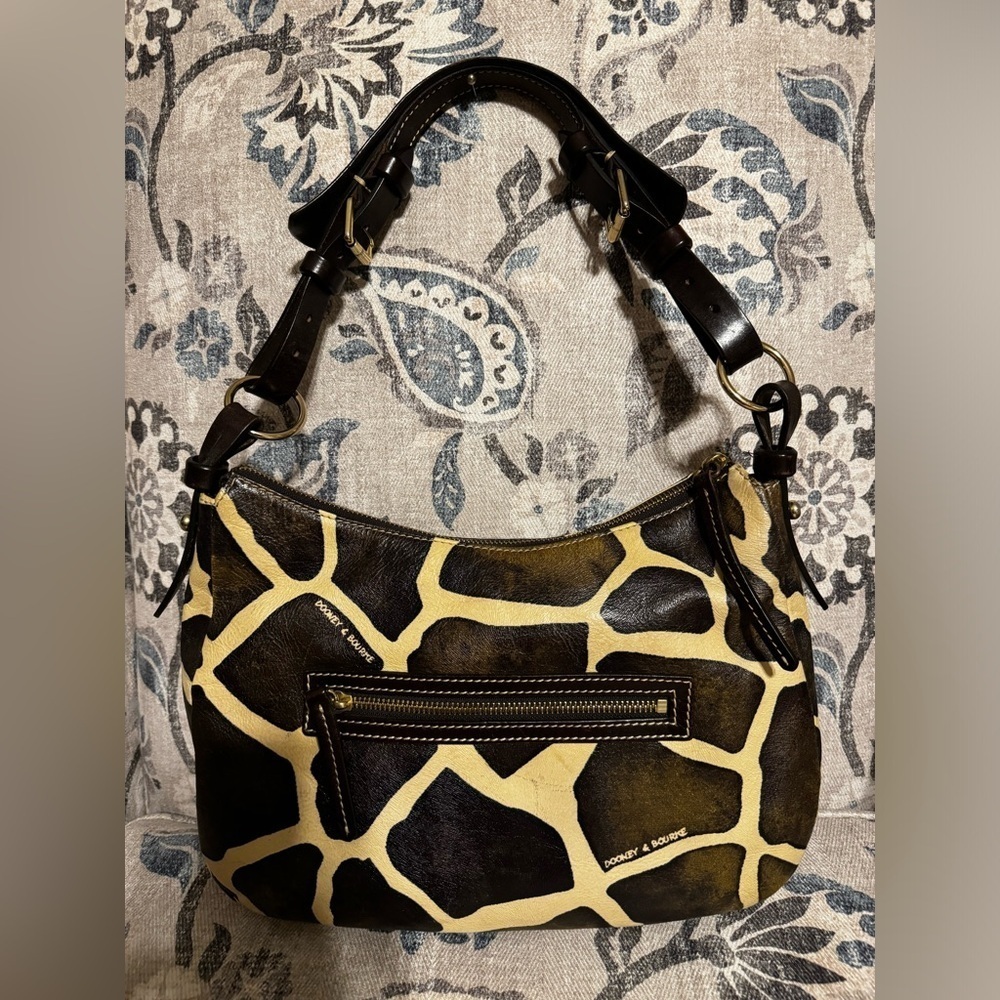 *SPRING CLEANOUT* Dooney and Bourke shoulder bag in a giraffe print style. - Picture 2 of 4